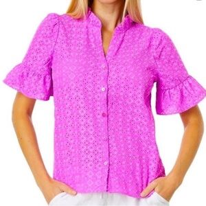 Lilly Pulitzer Calynn Eyelet top in Wild Fuchsia Size 4, EUC